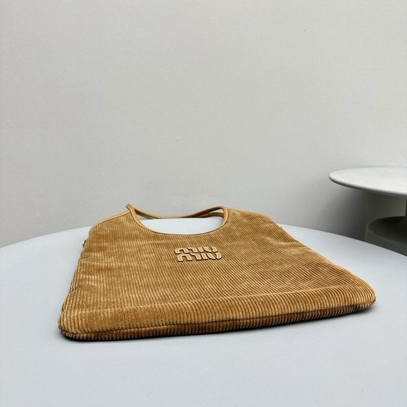 🍛Miu Miu Tan Leather Tote Bag - Picture 7 of 8